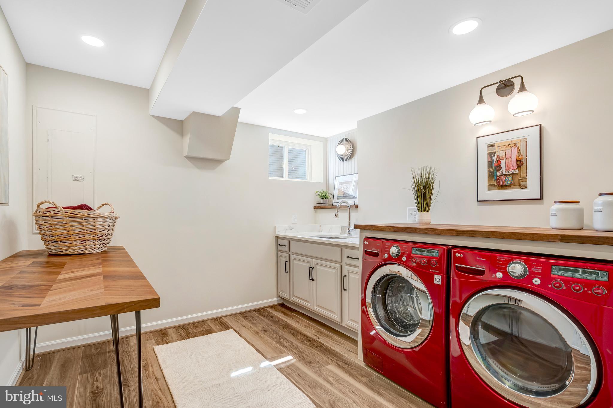 CANTERBURY WOODS - Residential