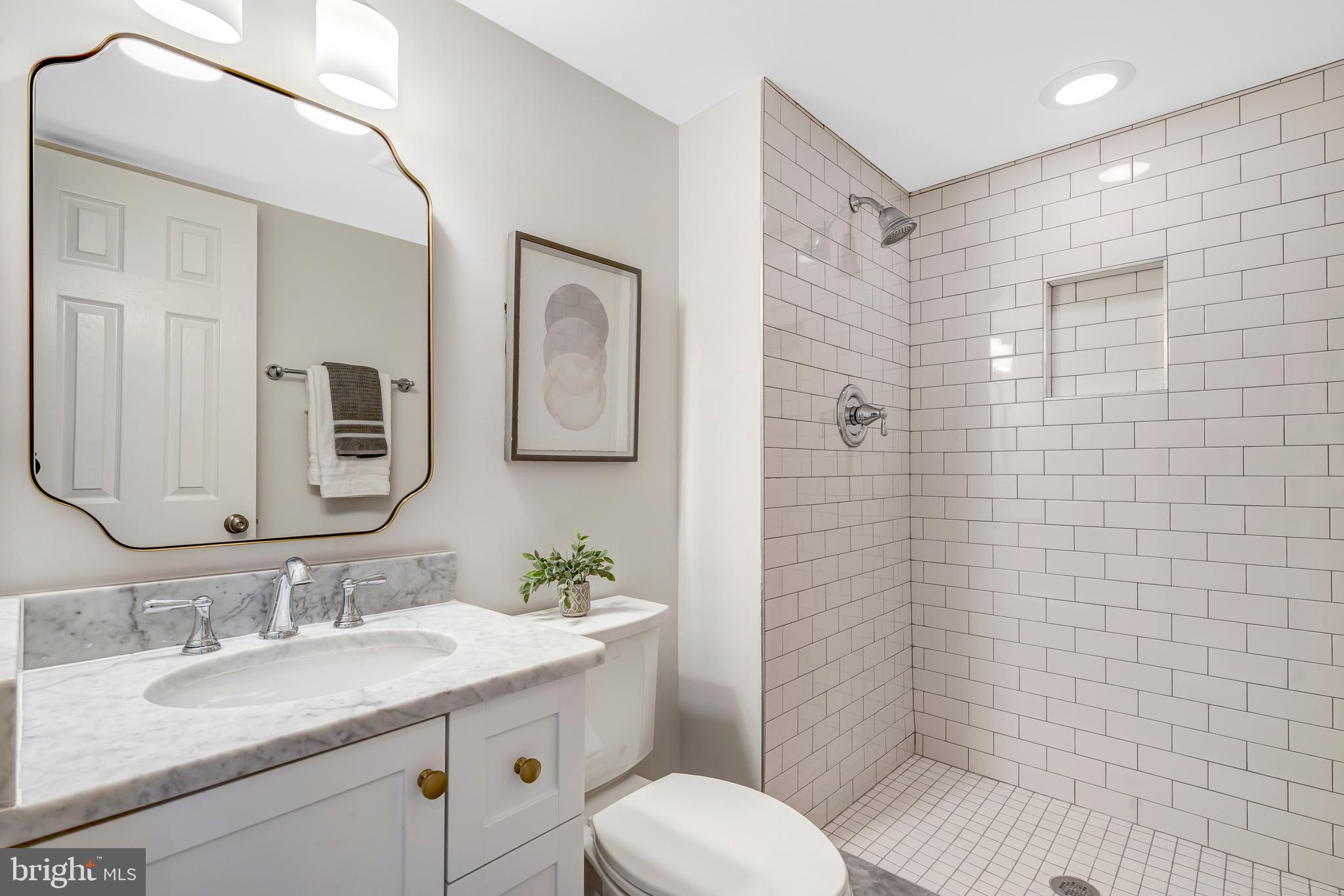 CANTERBURY WOODS - Residential