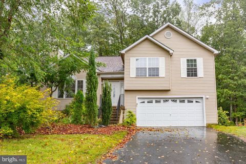 Photo of 53 Bloomington Lane, STAFFORD, VA 22554 (MLS # VAST2049948)