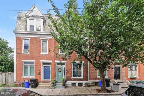 Townhouse For Sale - 1807 Penn Street<br/> HARRISBURG, PA 17102