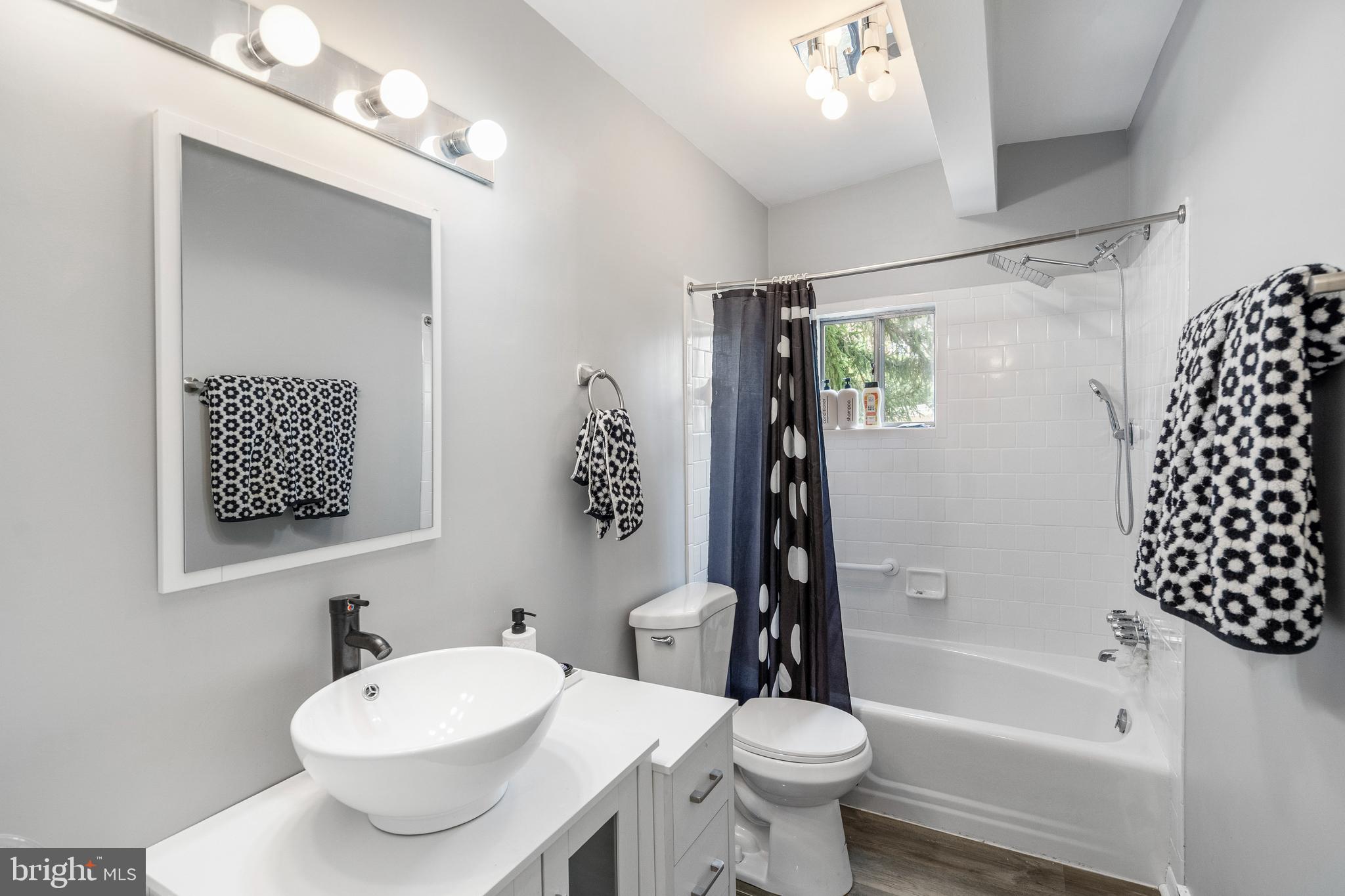 MIDFIELD - Residential