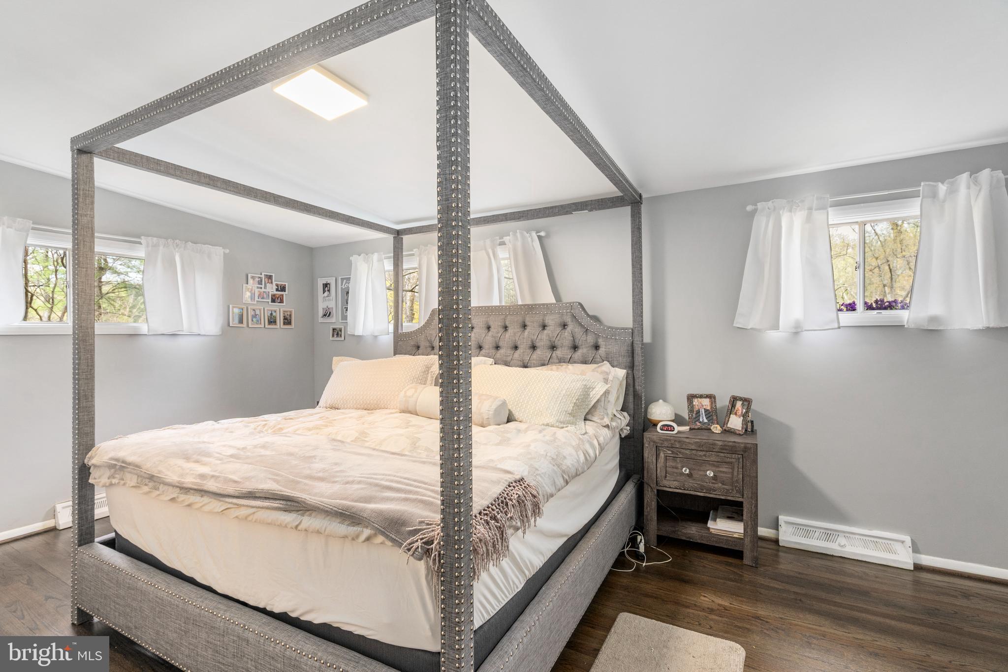 MIDFIELD - Residential