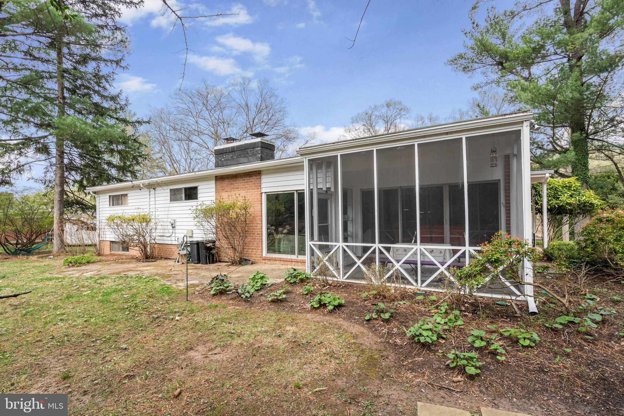 MIDFIELD - Residential