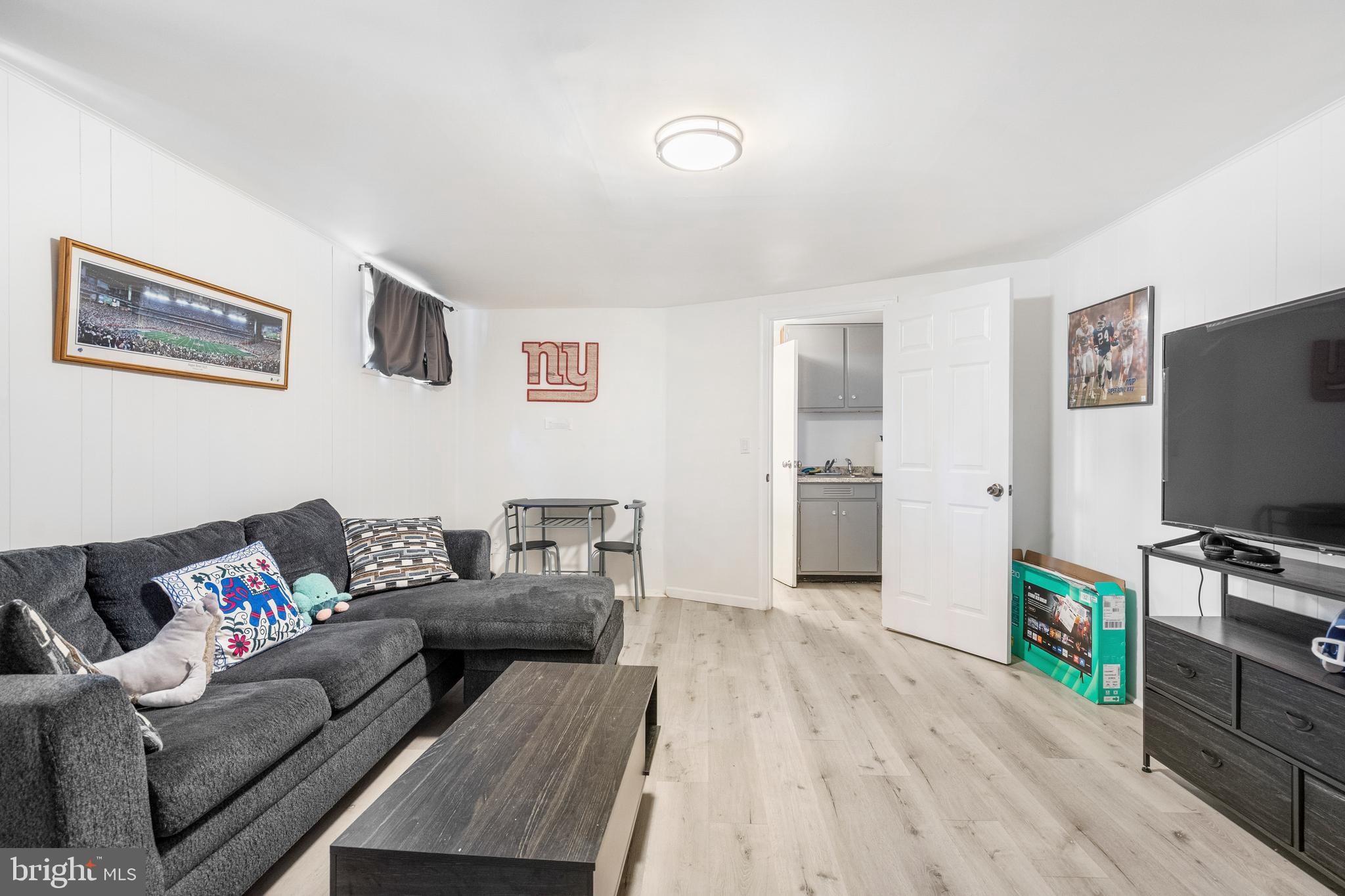 MIDFIELD - Residential