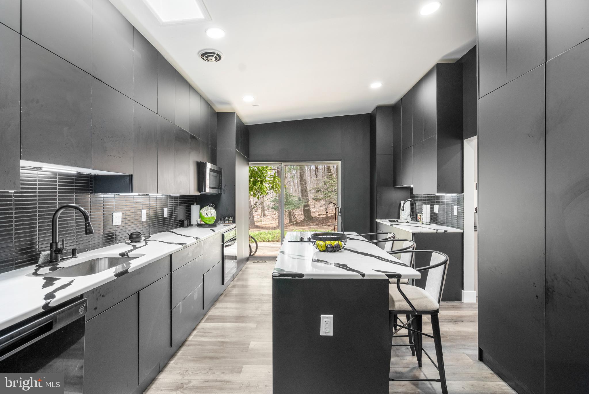 MIDFIELD - Residential