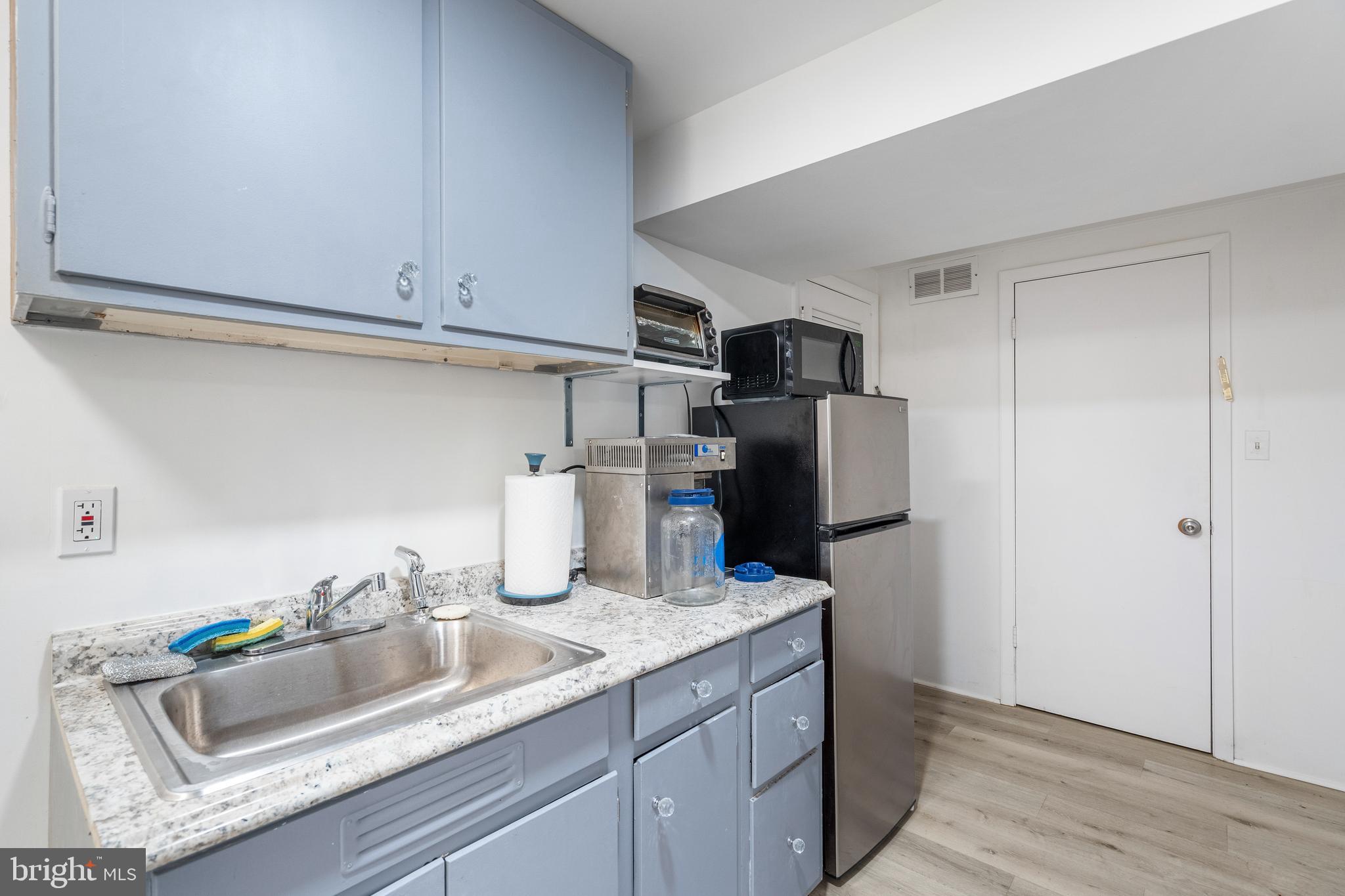 MIDFIELD - Residential