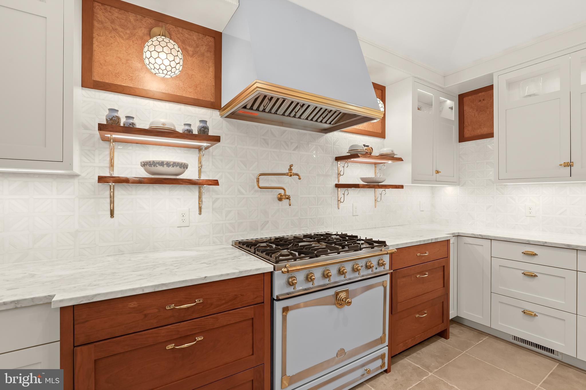 GIBSON ISLAND - Residential