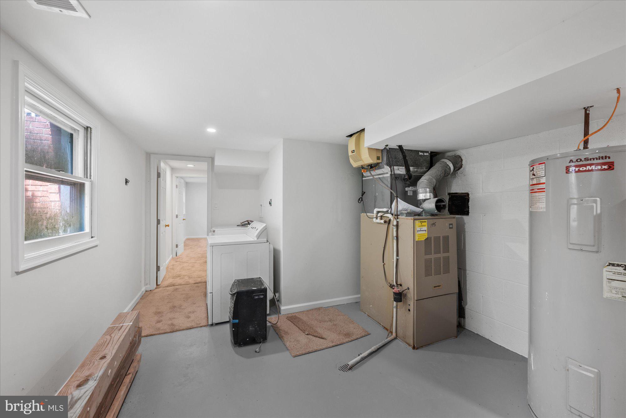 PEACOCK STATION - Land