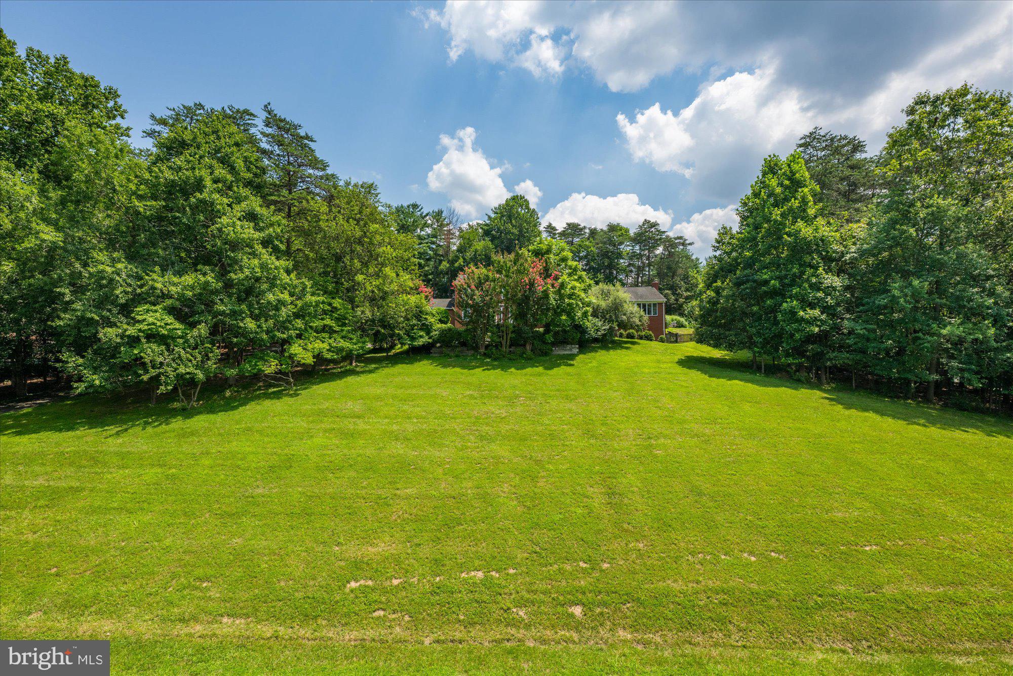 PEACOCK STATION - Land