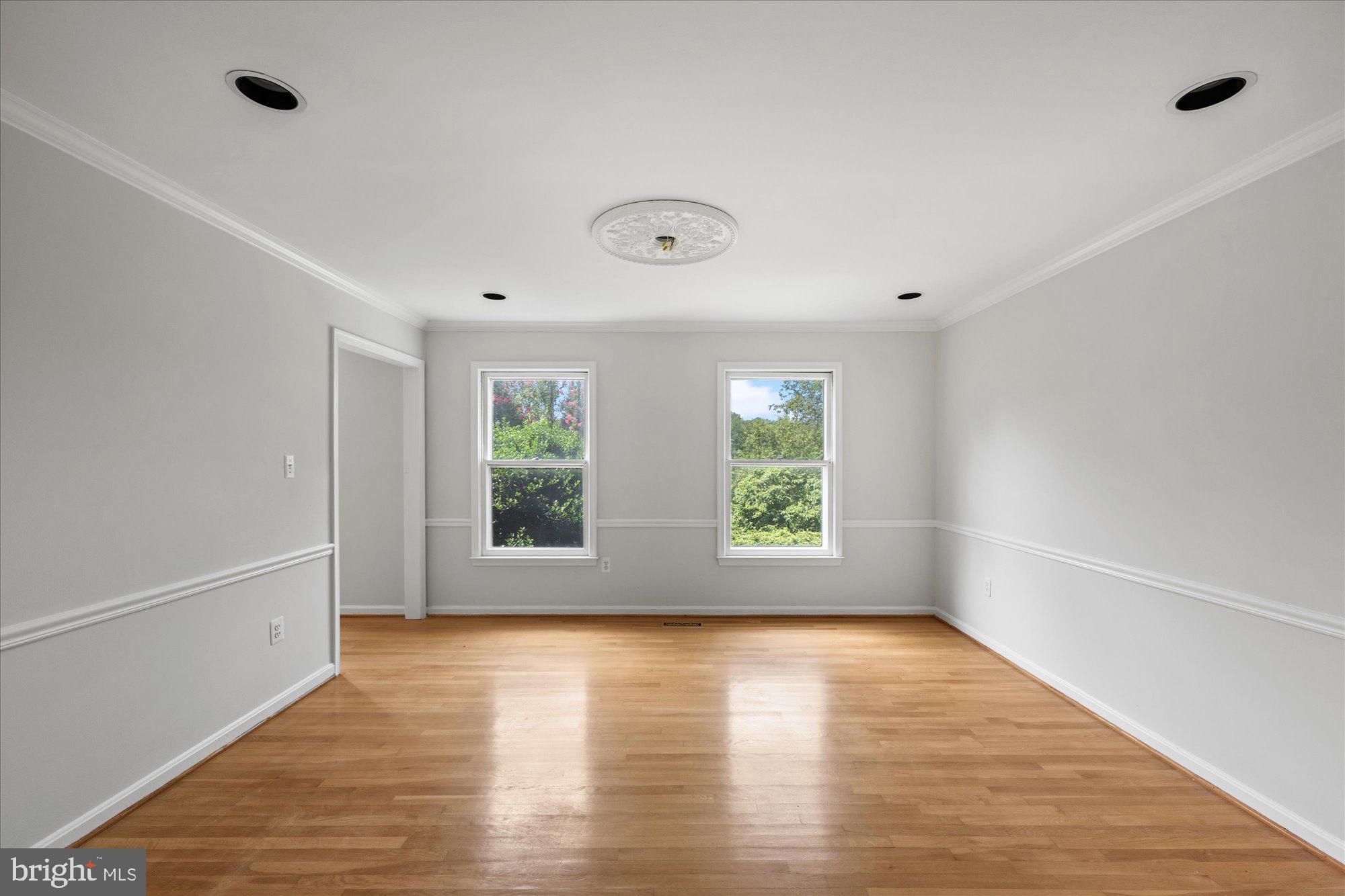 PEACOCK STATION - Land