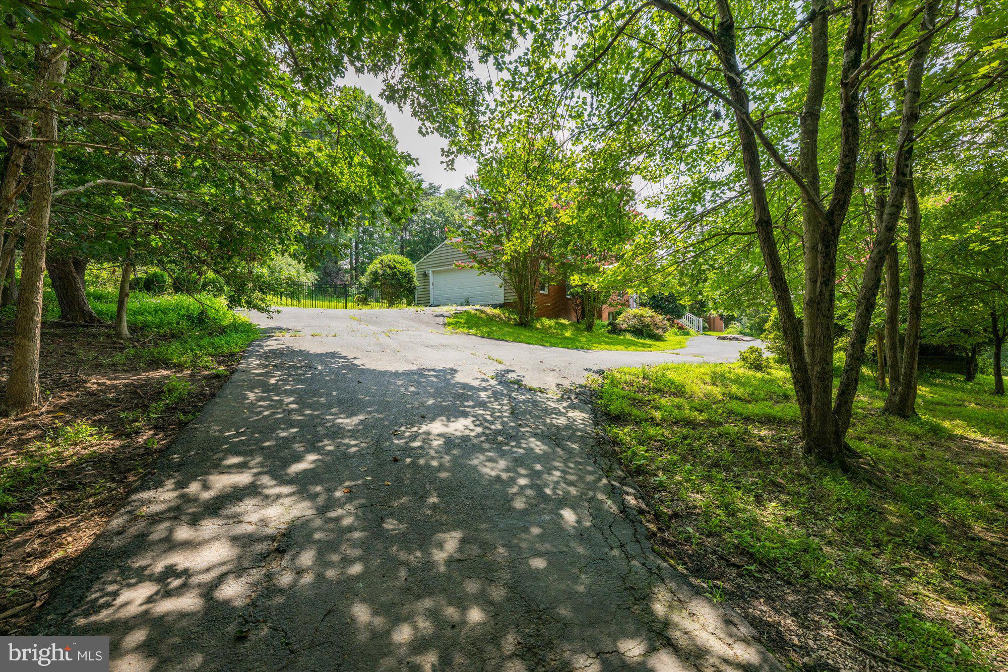 PEACOCK STATION - Land