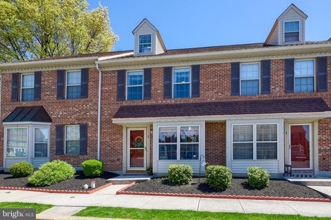 Photo of 2 Acorn Boulevard, Lancaster, PA 17602 (MLS # PALA2050398)