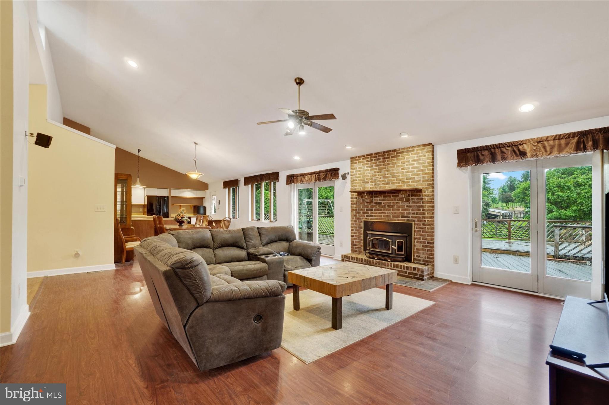 8292 HICKORY ROAD