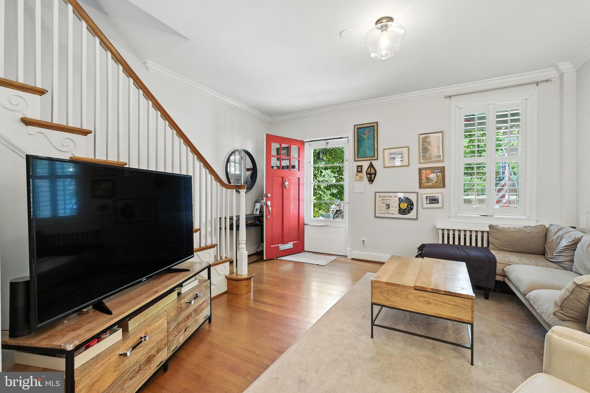 23 6TH STREET NE