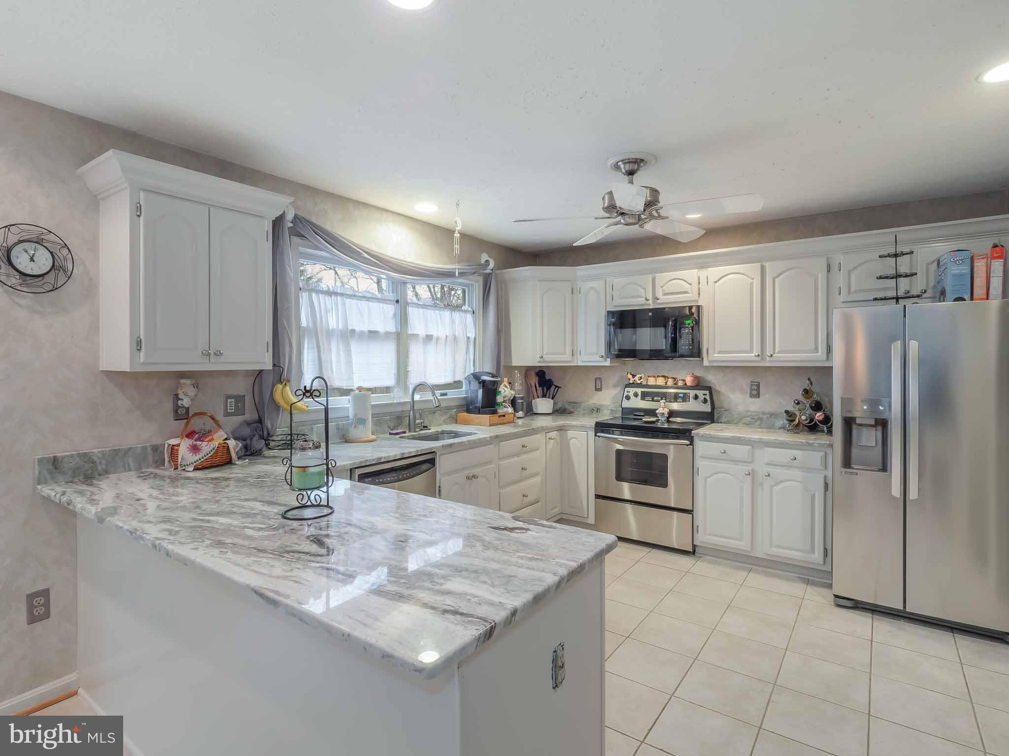 COURTS OF FOUR SEASONS - Residential