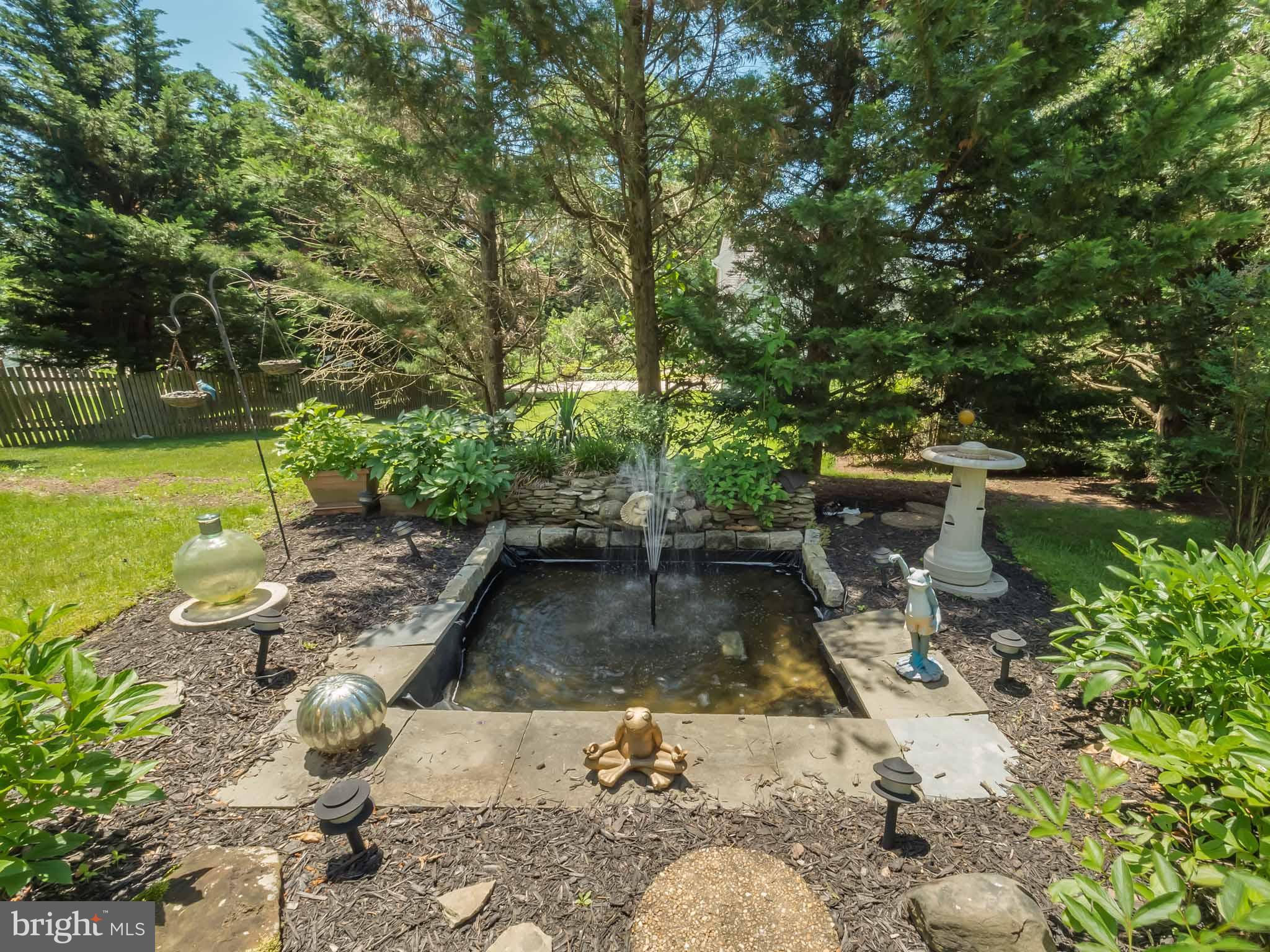 COURTS OF FOUR SEASONS - Residential