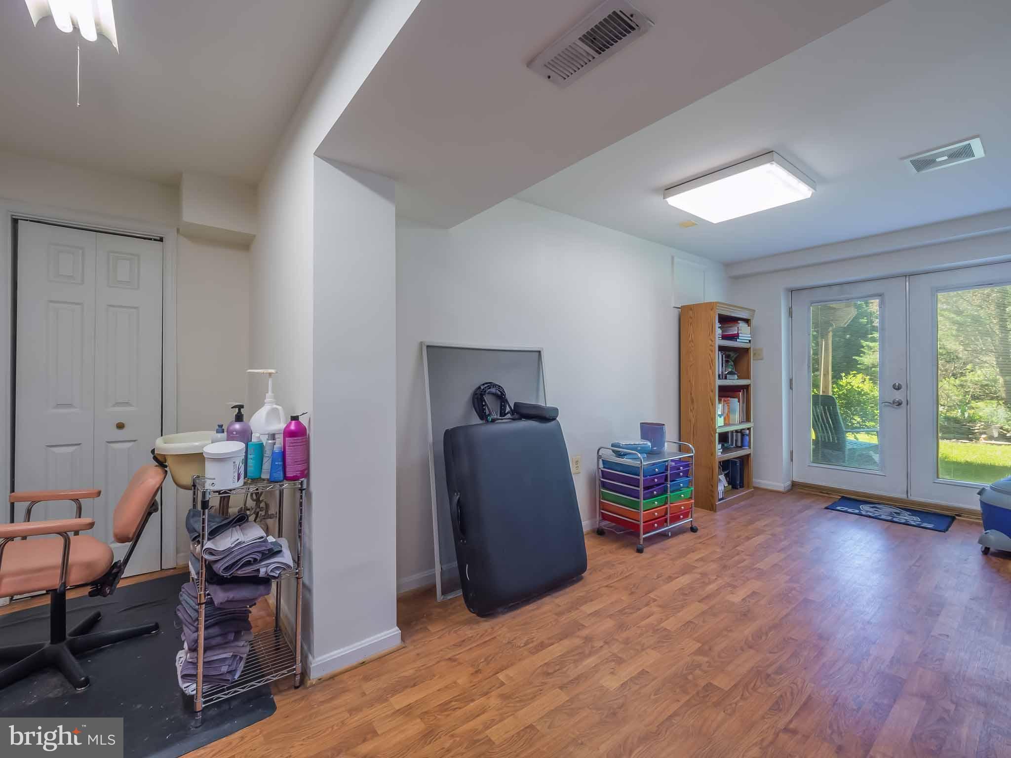 COURTS OF FOUR SEASONS - Residential