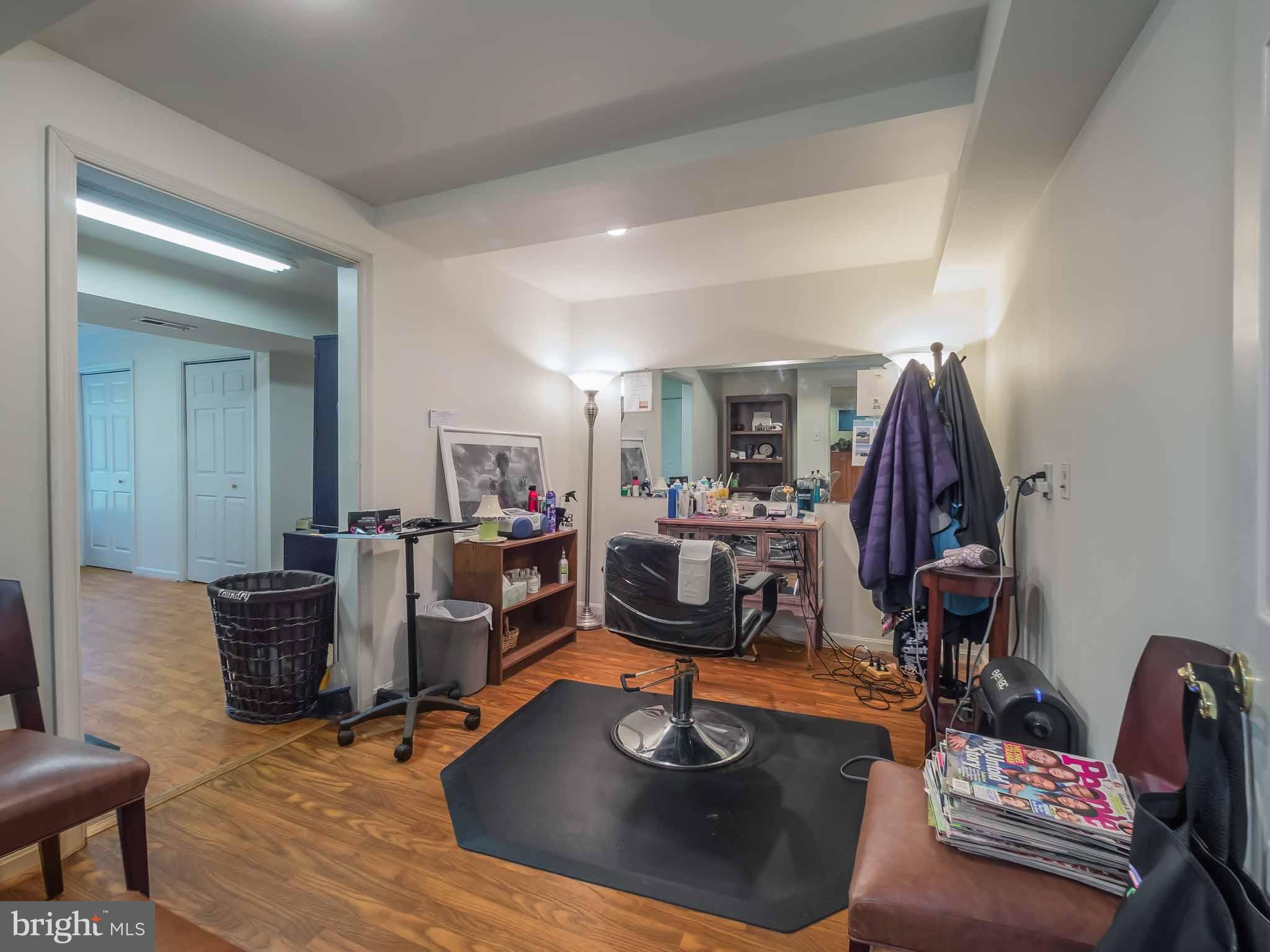 COURTS OF FOUR SEASONS - Residential