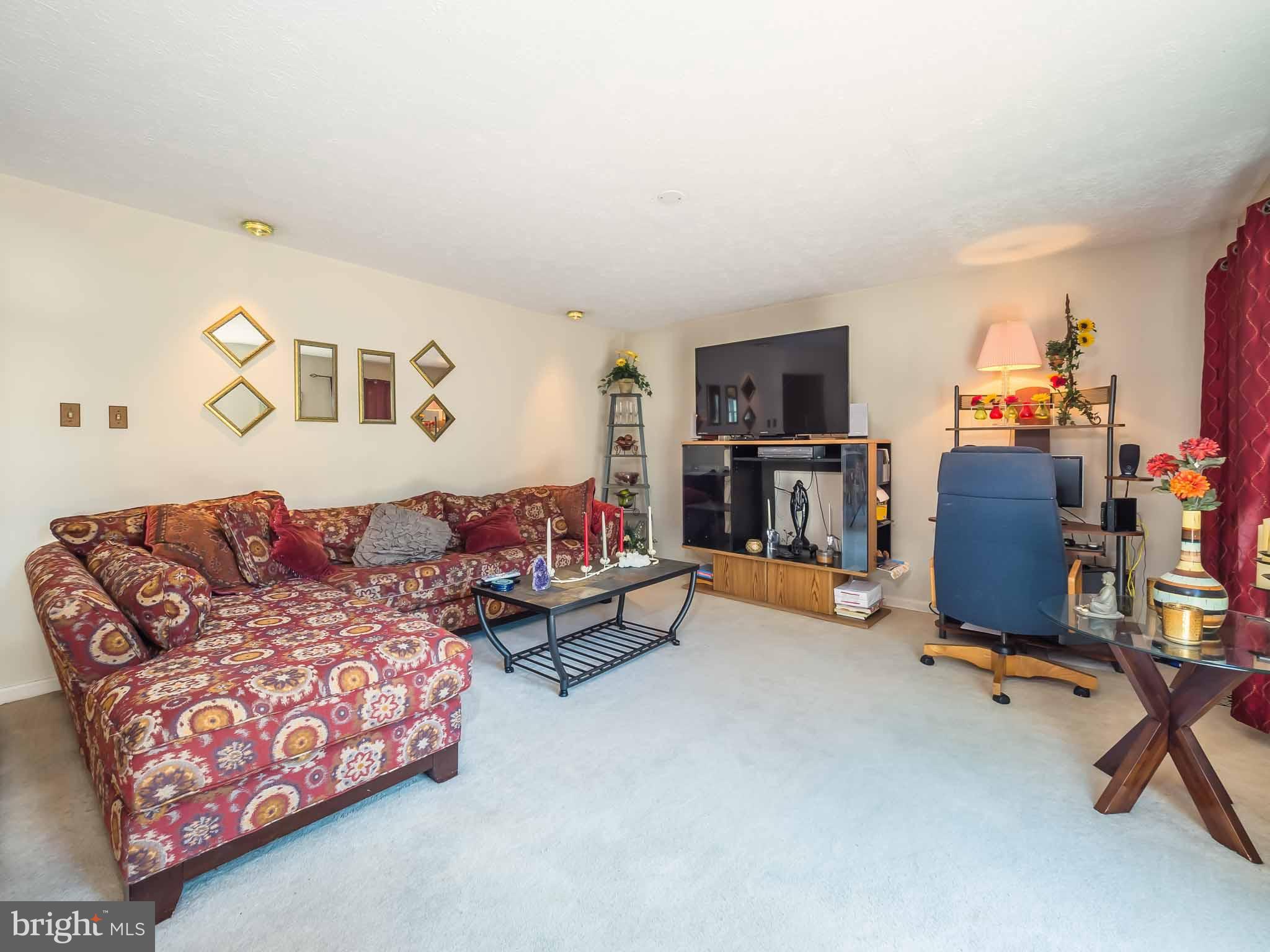 COURTS OF FOUR SEASONS - Residential