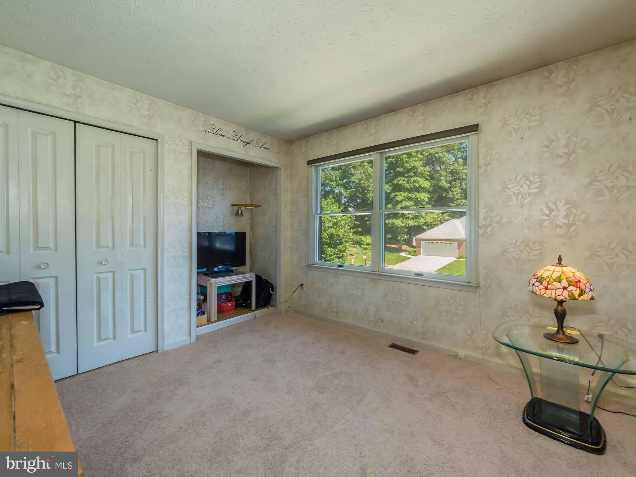 COURTS OF FOUR SEASONS - Residential