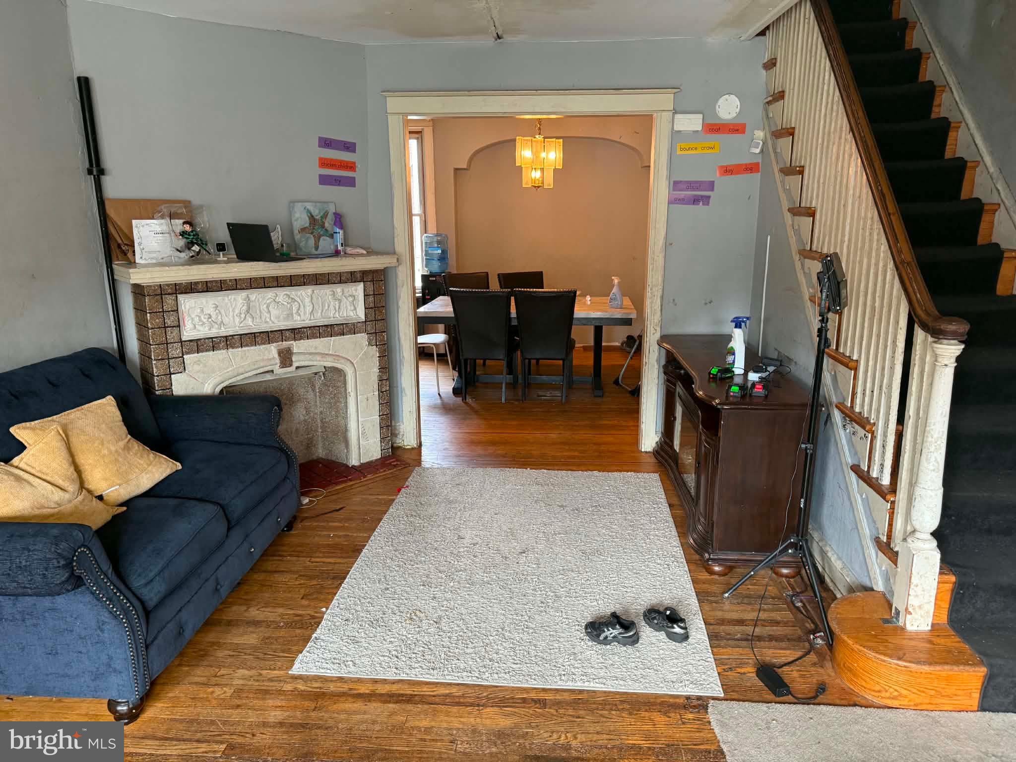 239 W LAVEER STREET