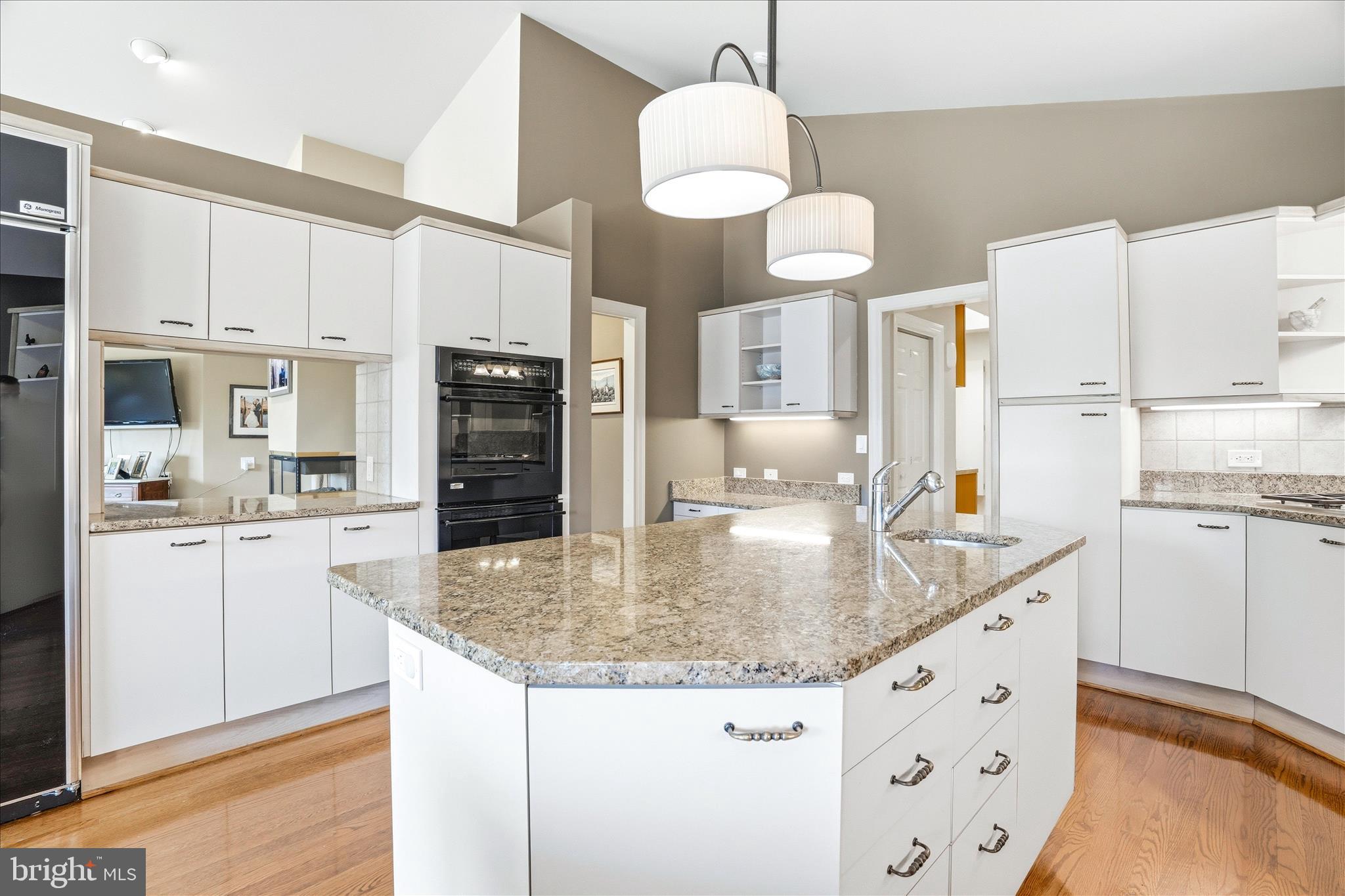 WHITE FLINT SPRINGS - Residential