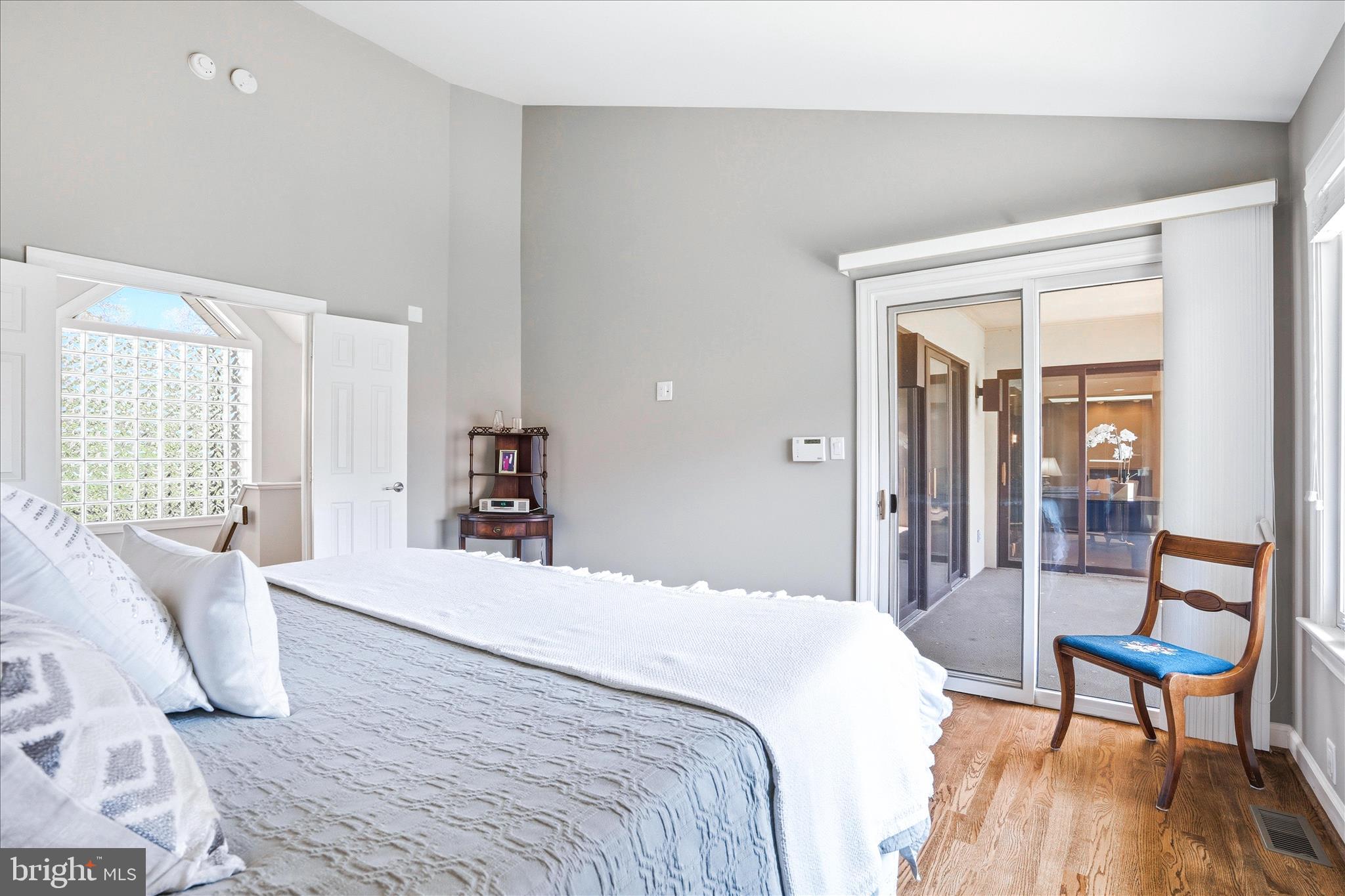 WHITE FLINT SPRINGS - Residential