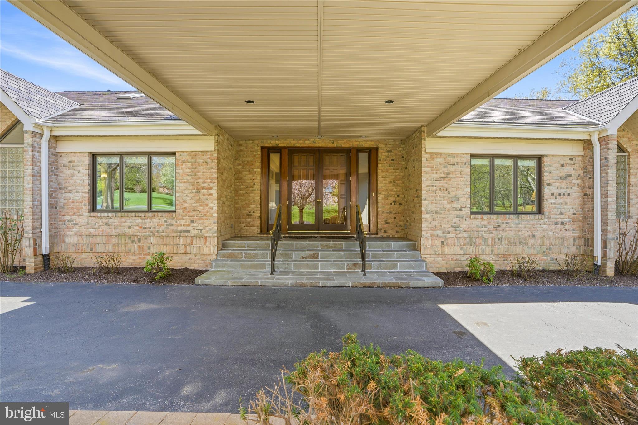 WHITE FLINT SPRINGS - Residential