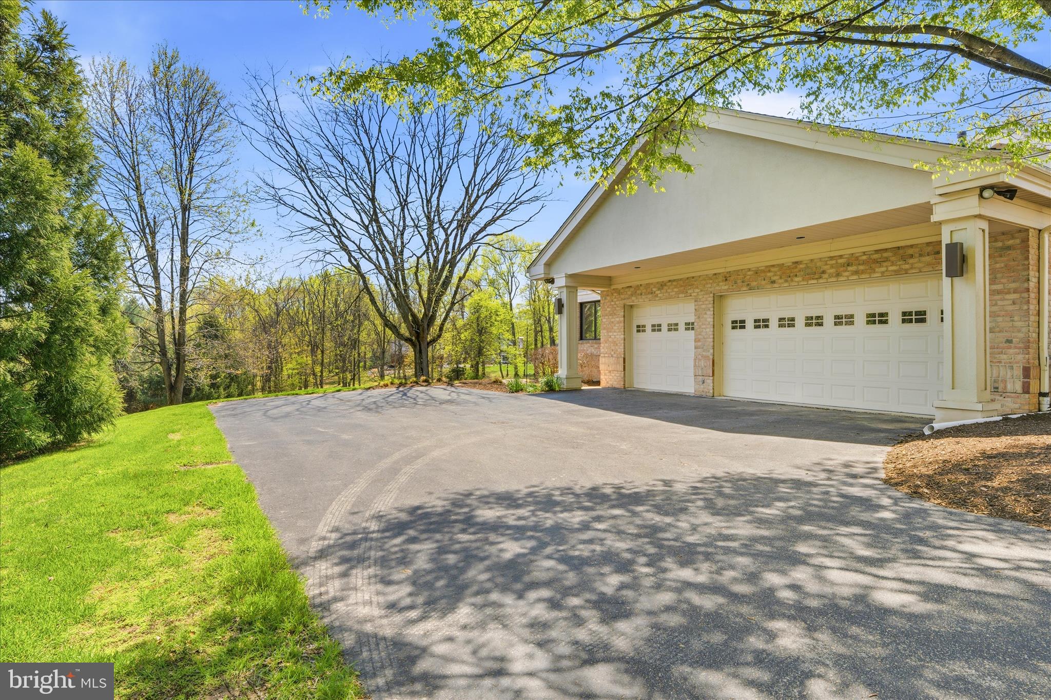 WHITE FLINT SPRINGS - Residential