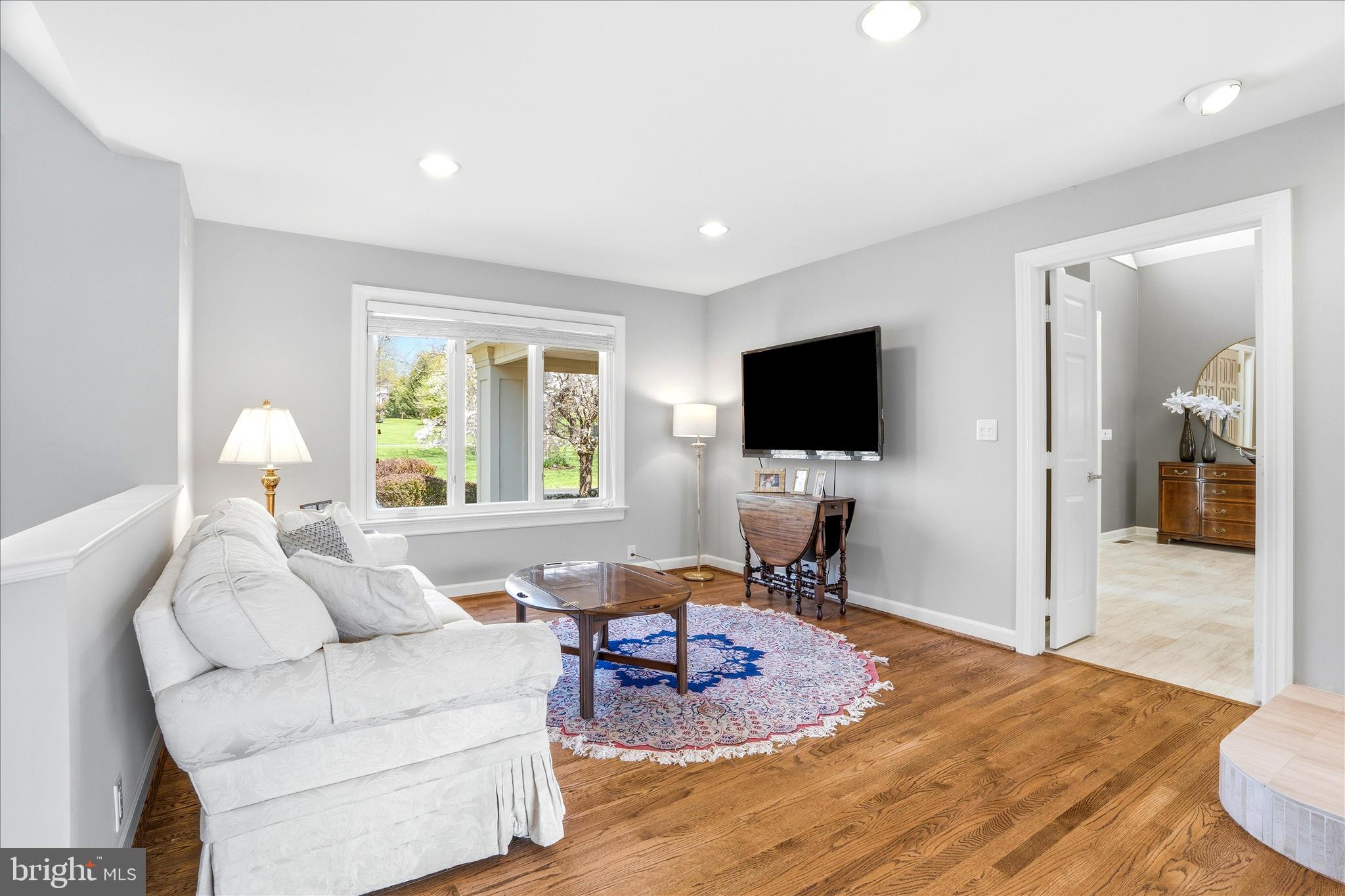 WHITE FLINT SPRINGS - Residential