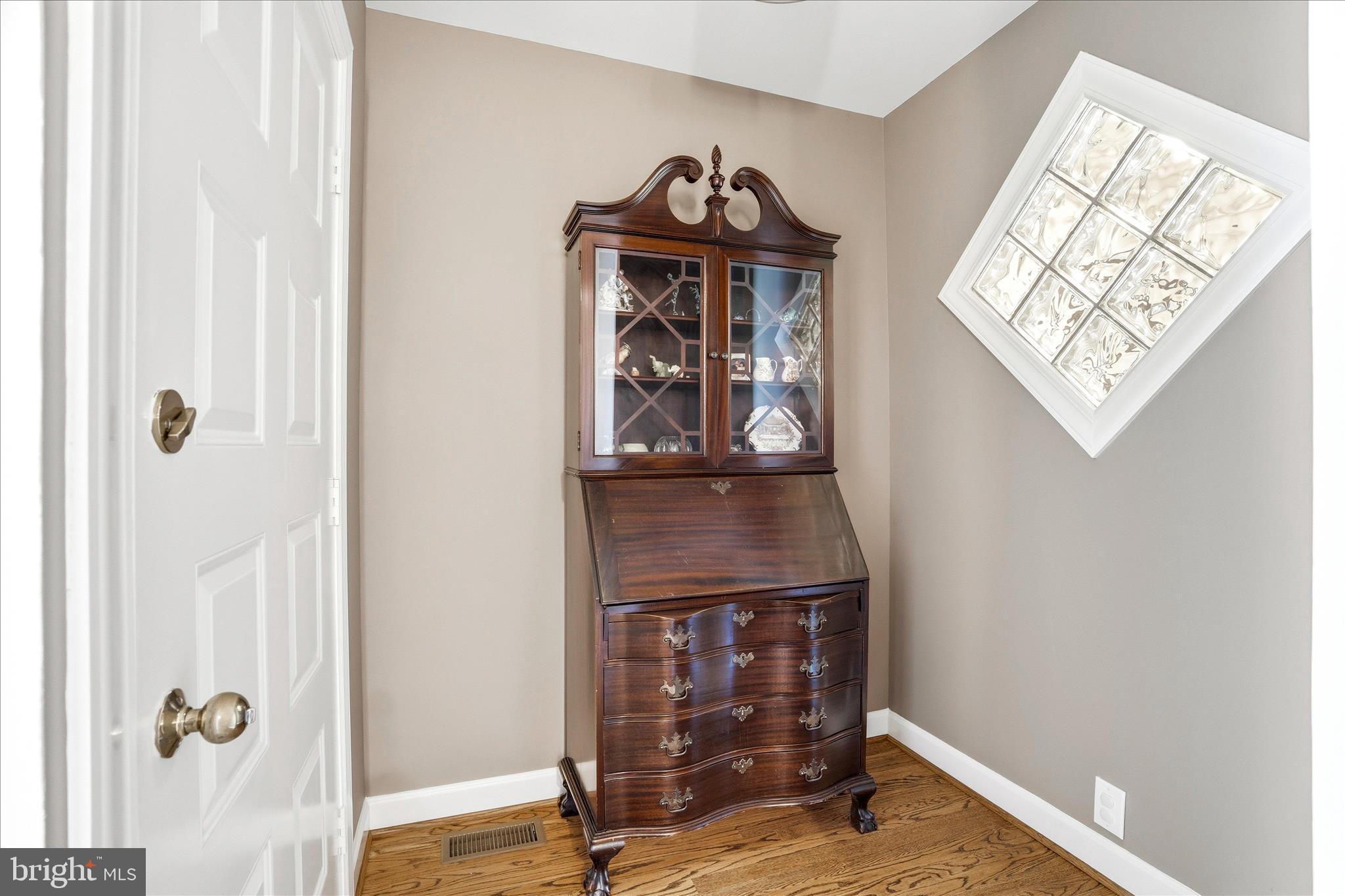 WHITE FLINT SPRINGS - Residential