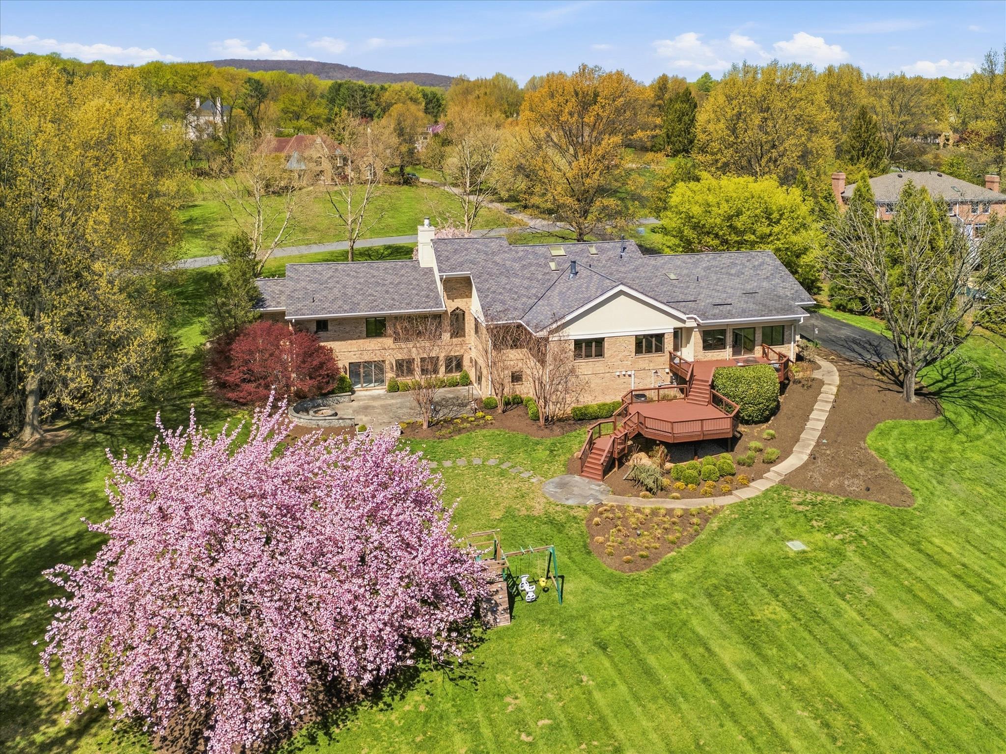 WHITE FLINT SPRINGS - Residential