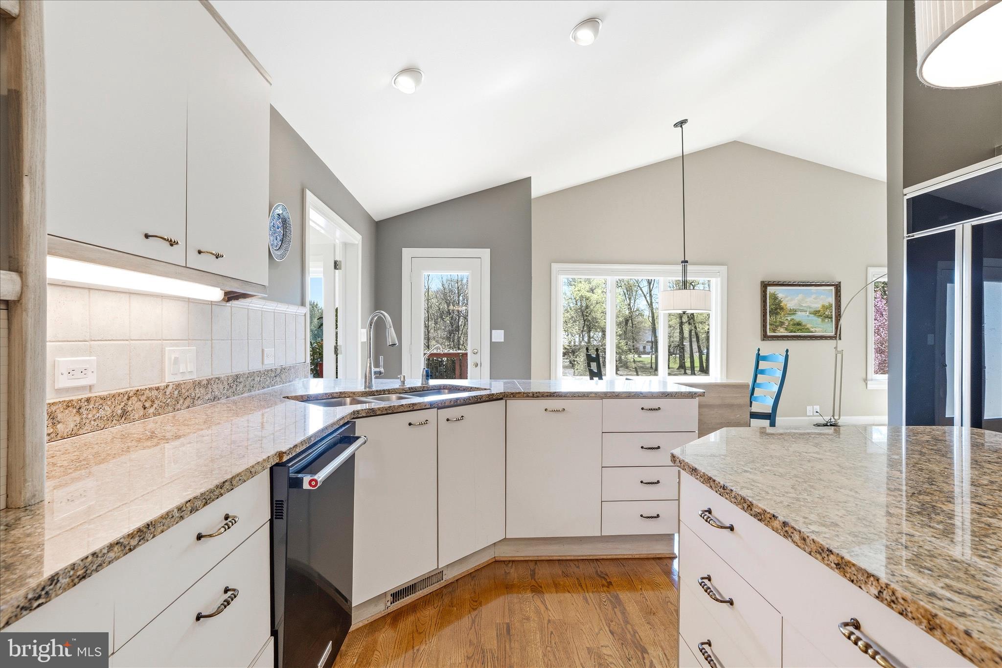 WHITE FLINT SPRINGS - Residential