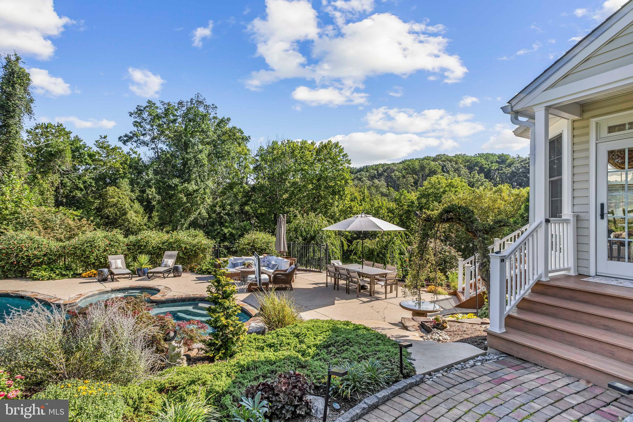ROCHFORD ESTATES - Residential