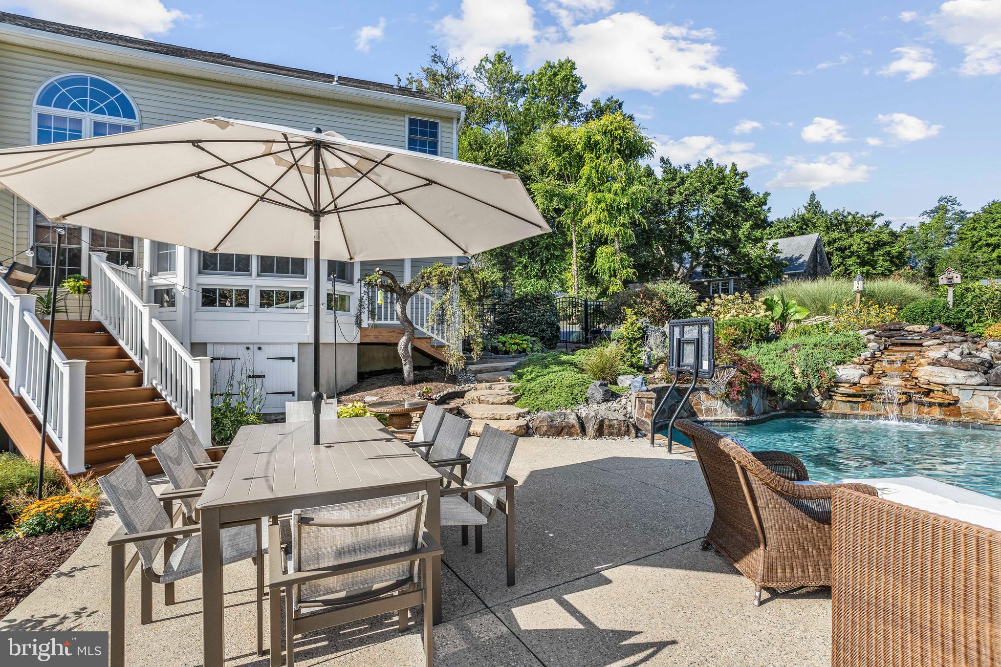 ROCHFORD ESTATES - Residential