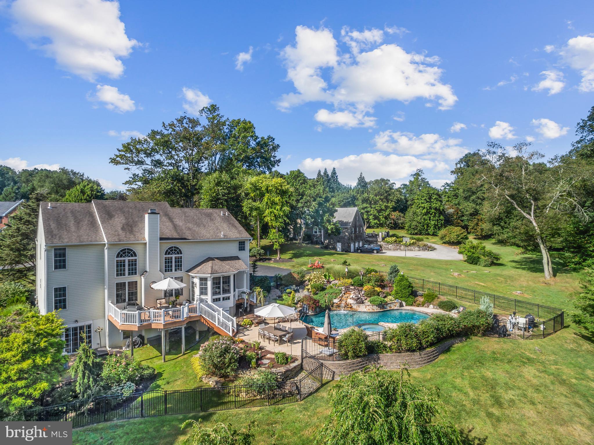 ROCHFORD ESTATES - Residential