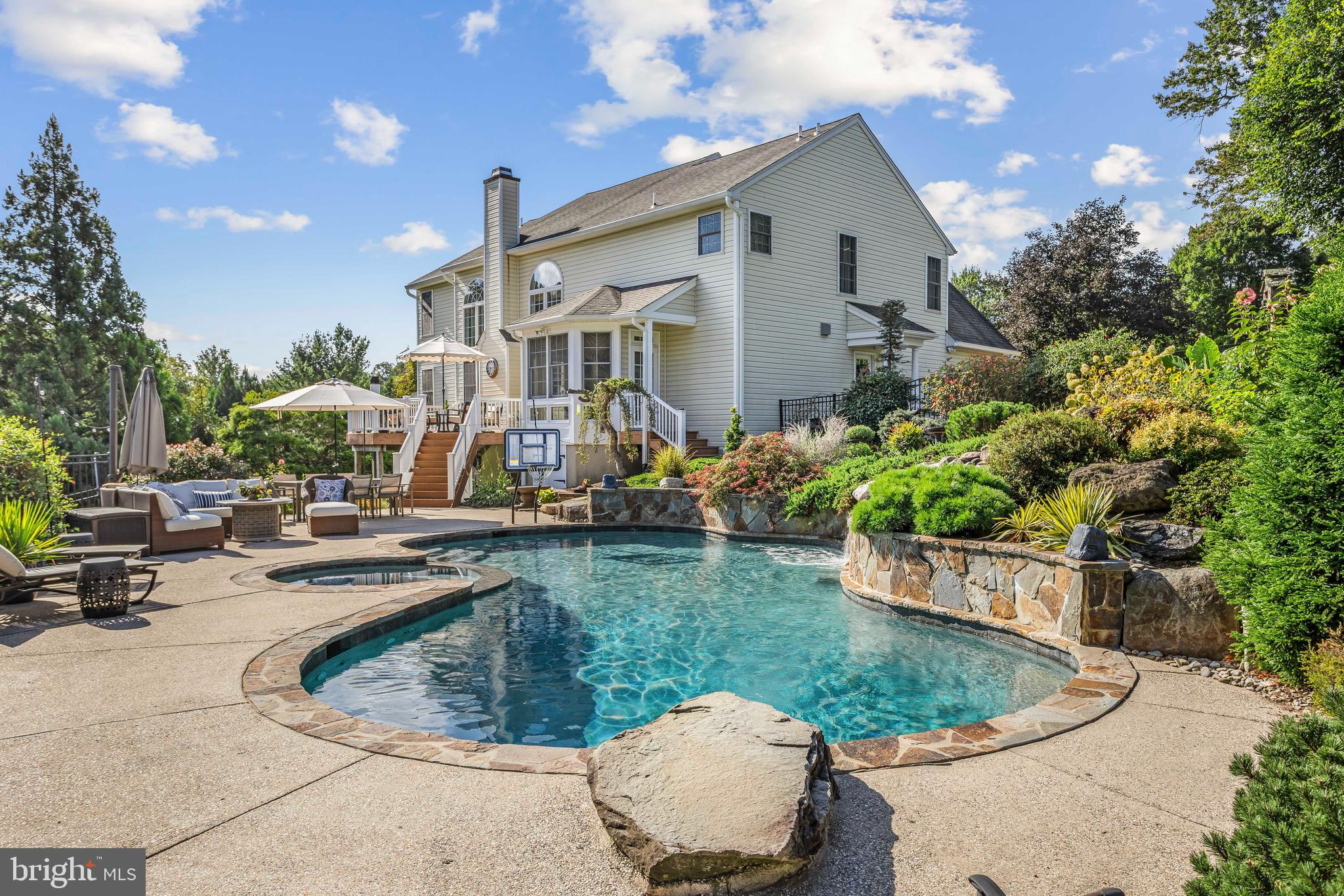 ROCHFORD ESTATES - Residential