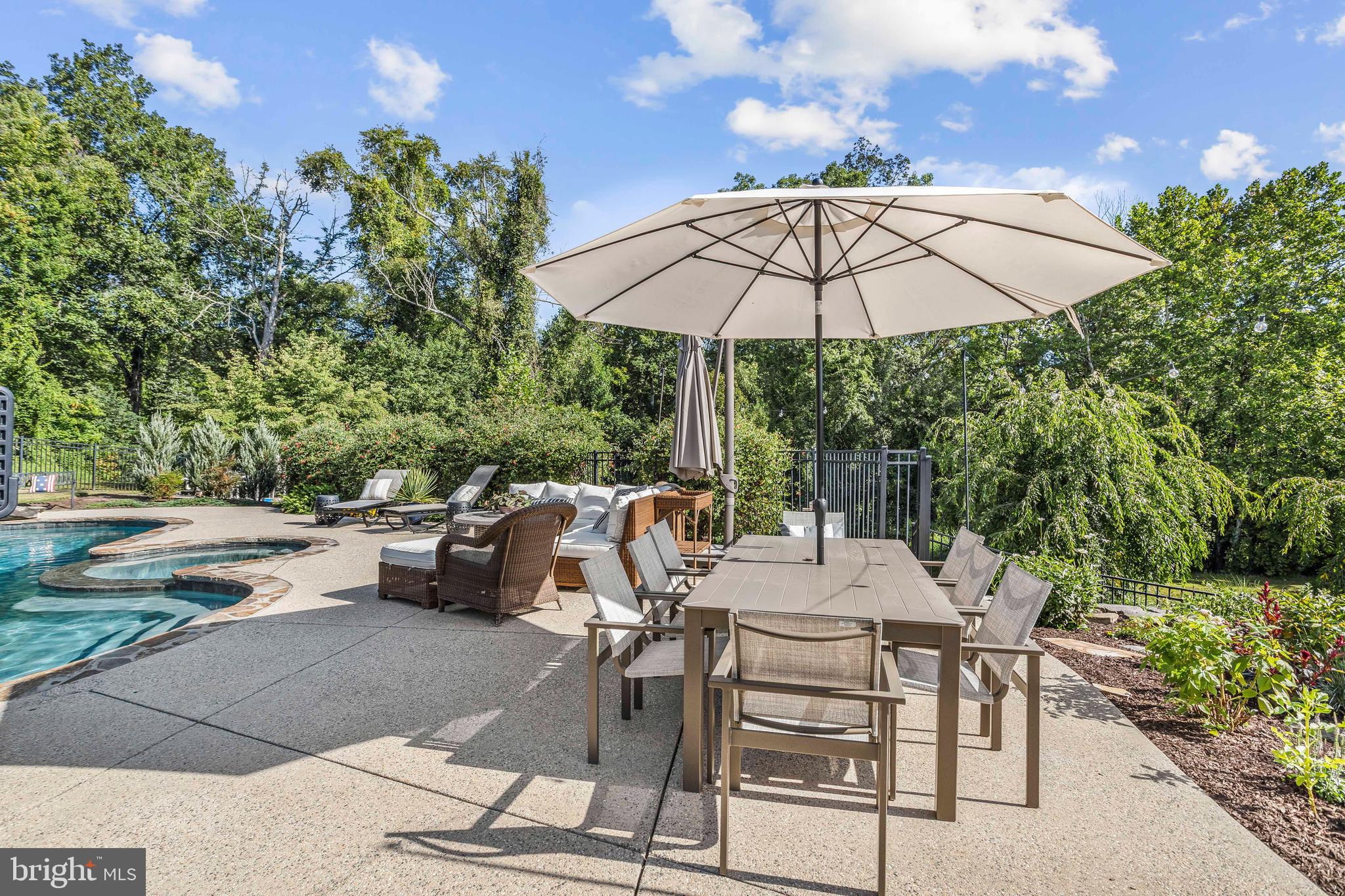 ROCHFORD ESTATES - Residential