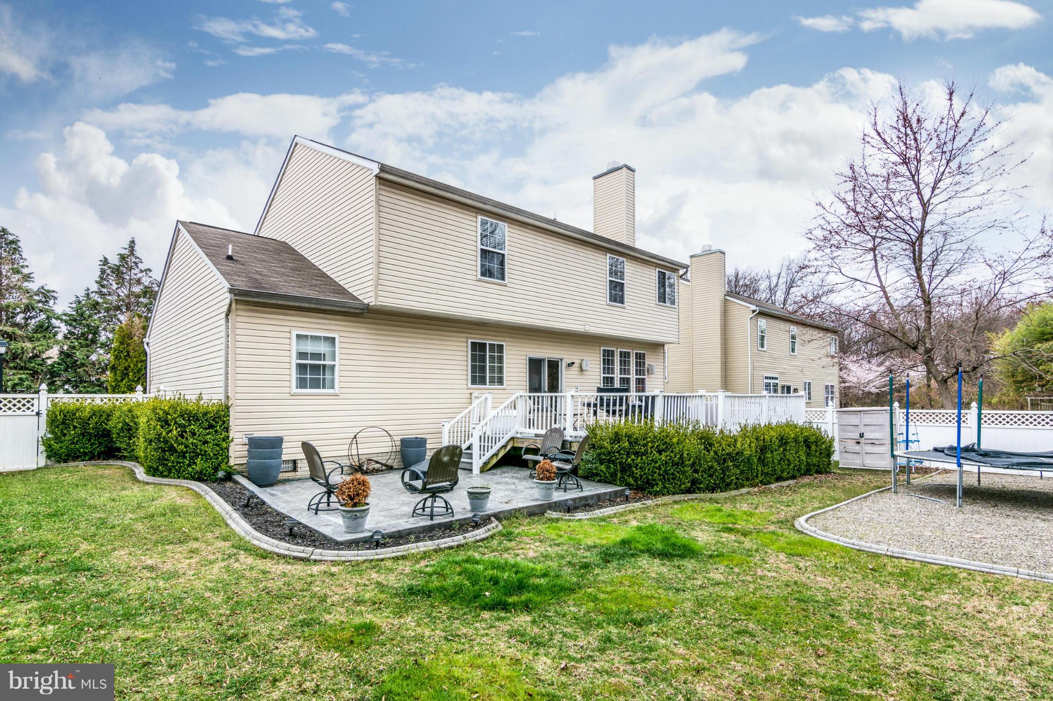 ARUNDEL GARDENS - Residential