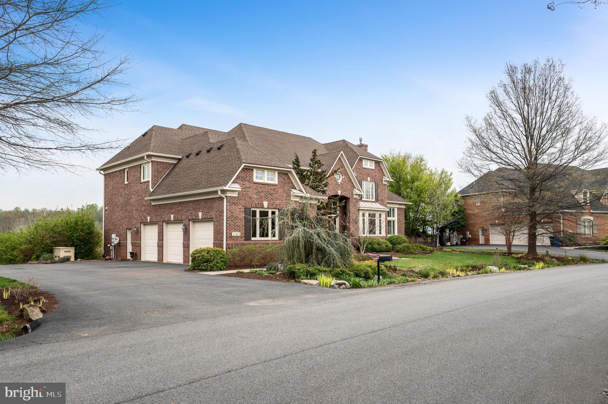 RED CEDAR WEST - Residential