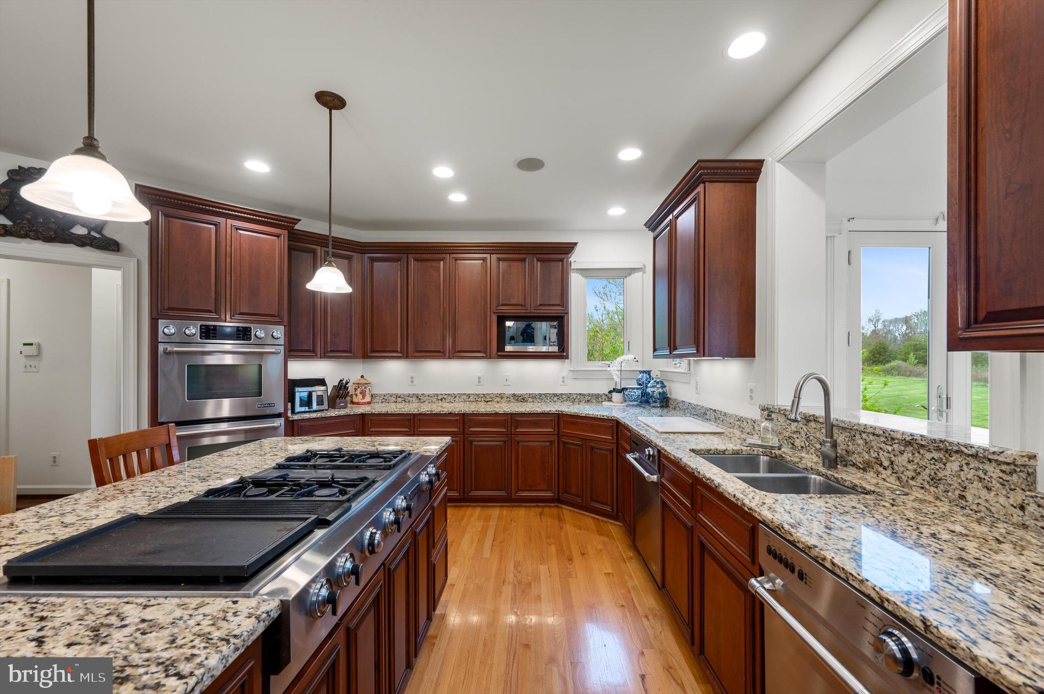 RED CEDAR WEST - Residential