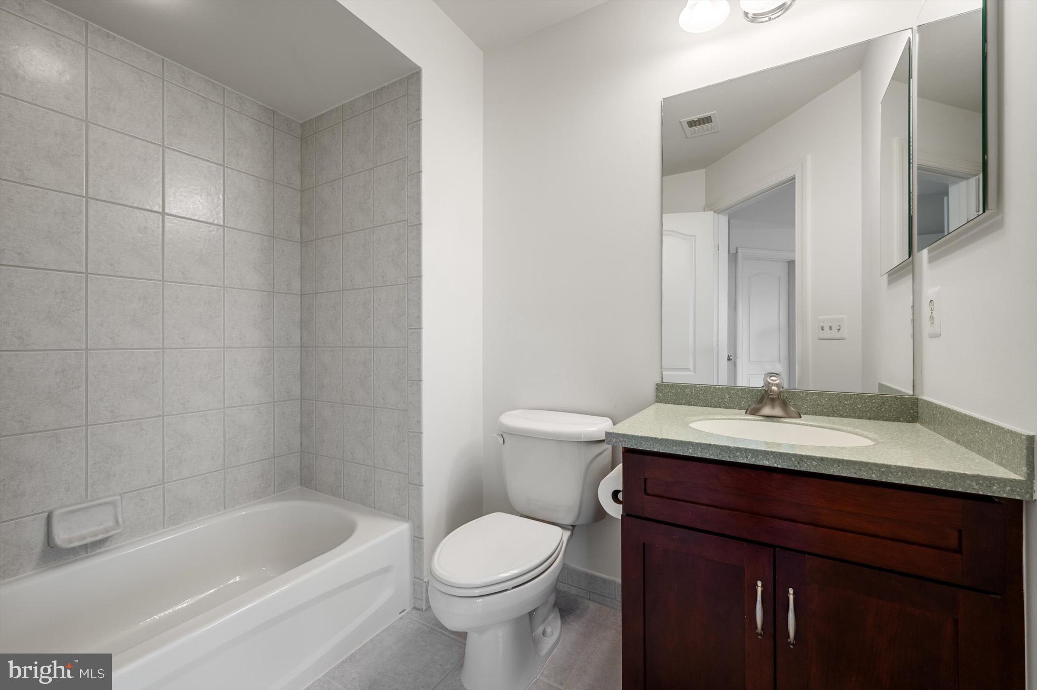 RED CEDAR WEST - Residential