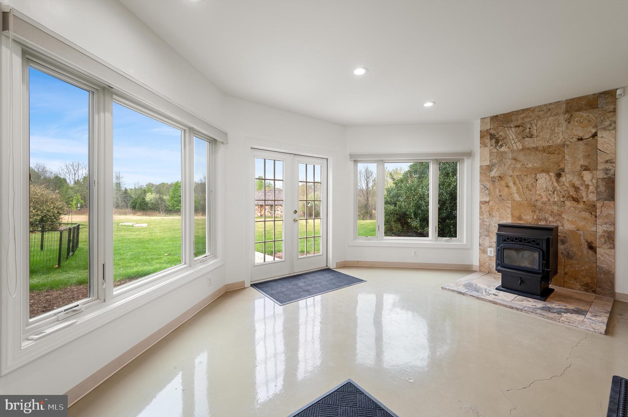 RED CEDAR WEST - Residential