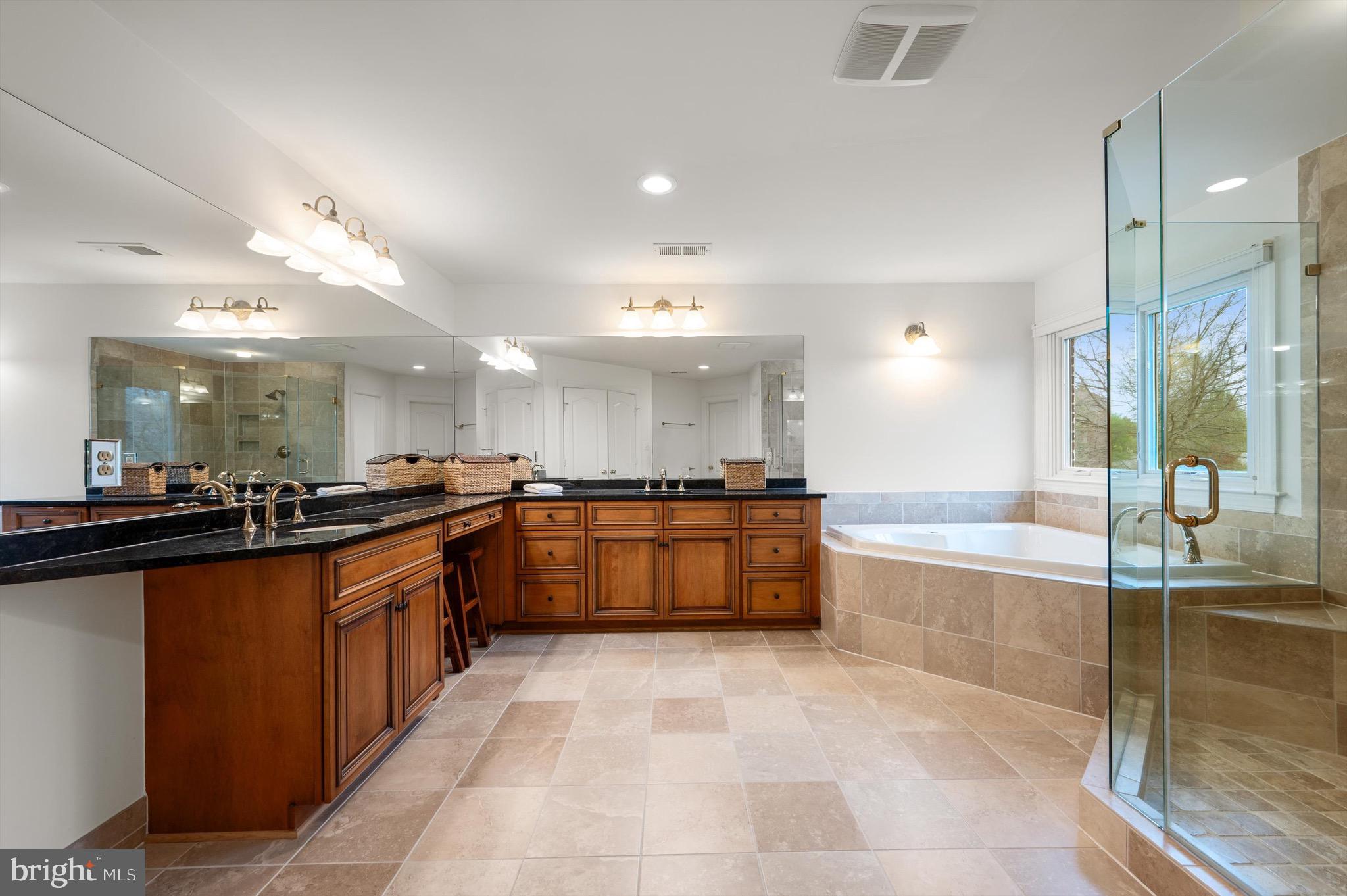 RED CEDAR WEST - Residential