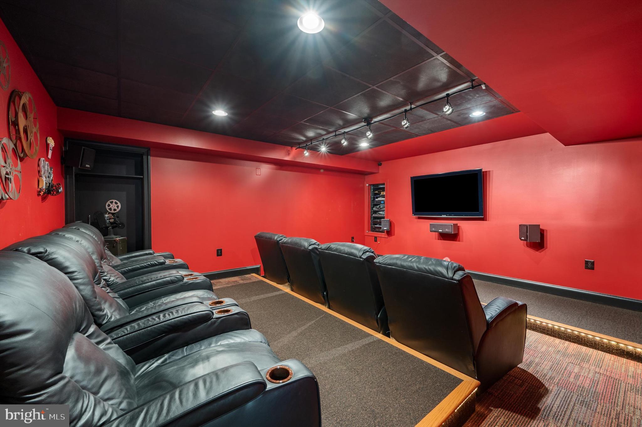 RED CEDAR WEST - Residential