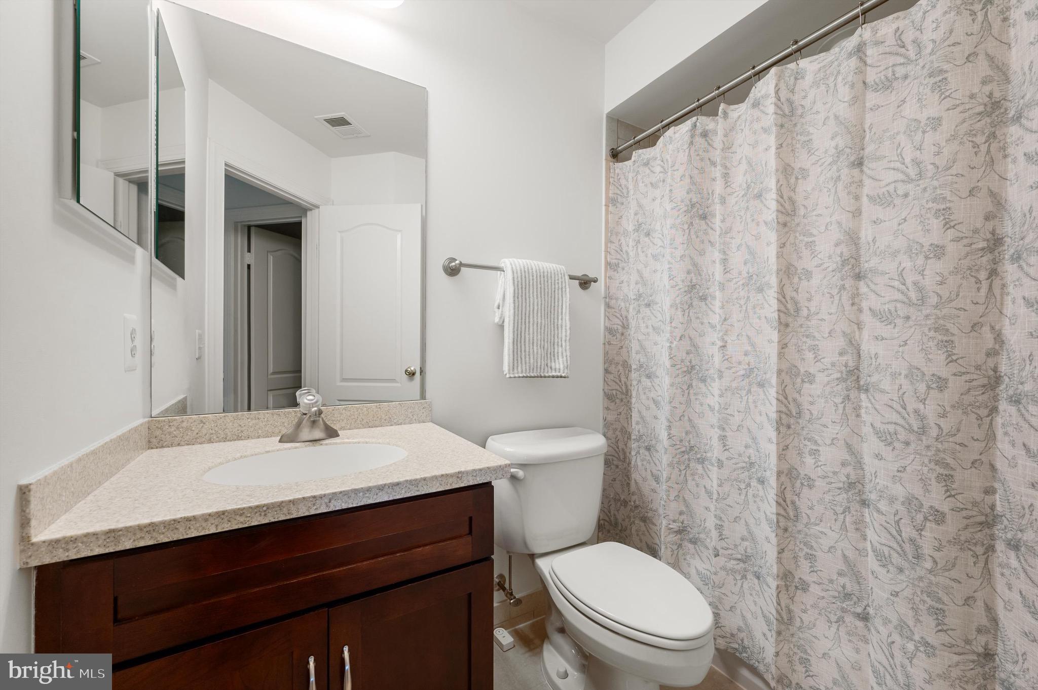 RED CEDAR WEST - Residential