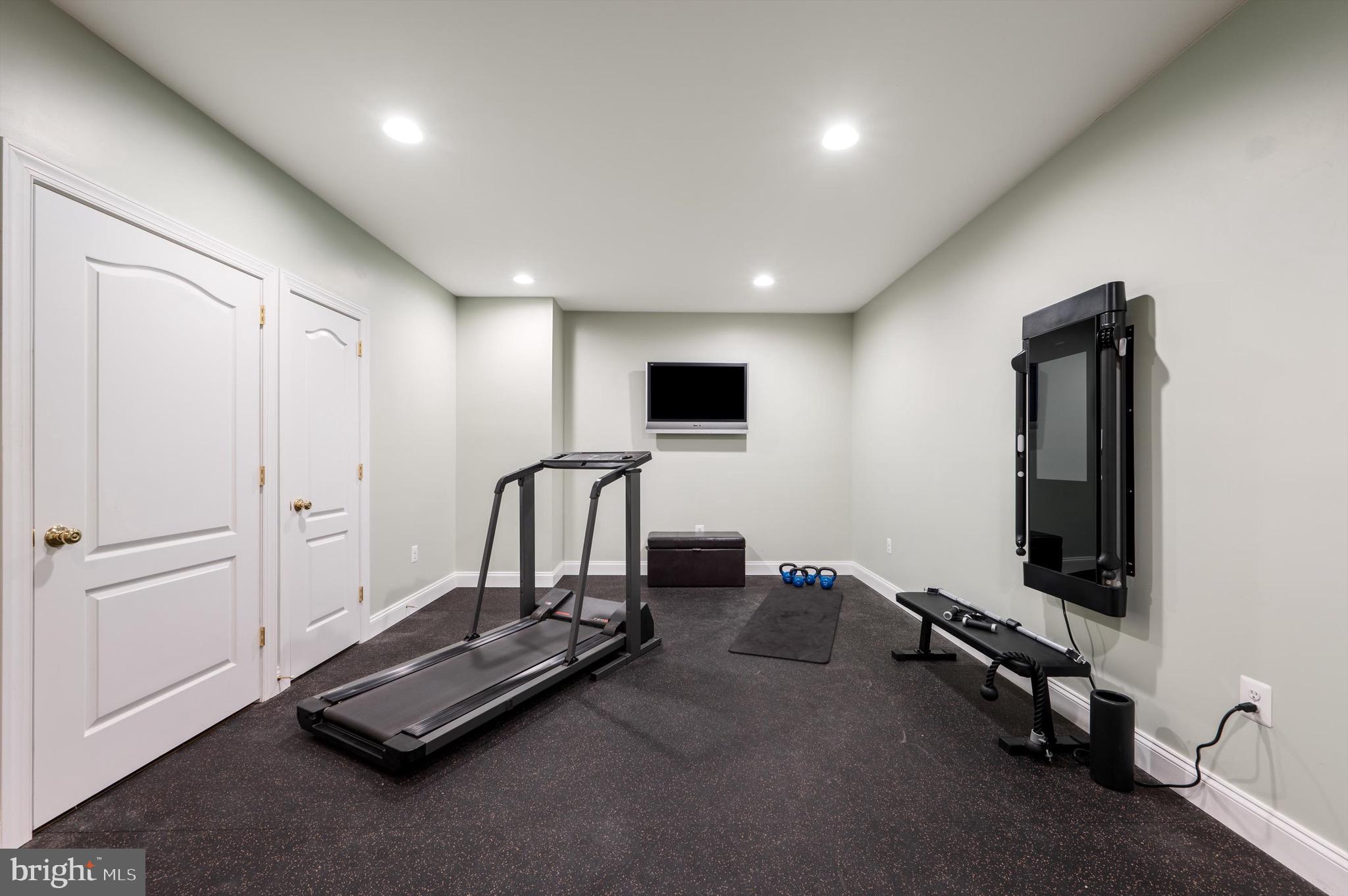 RED CEDAR WEST - Residential