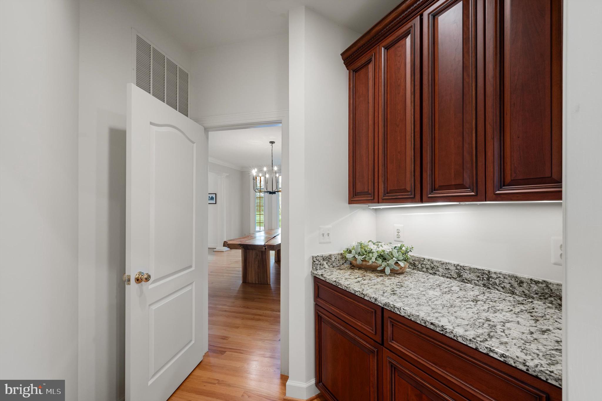 RED CEDAR WEST - Residential