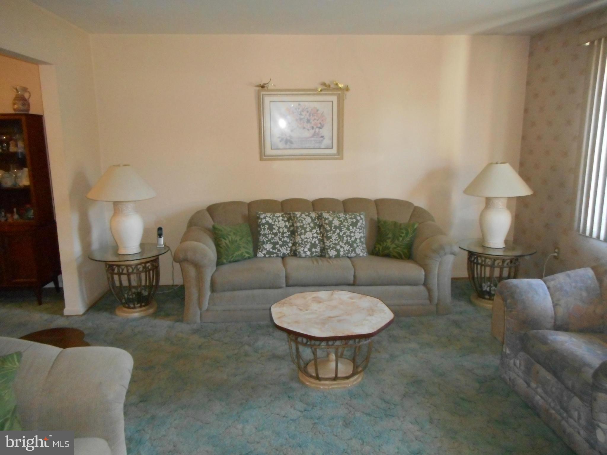 SURRATTS GARDENS - Residential