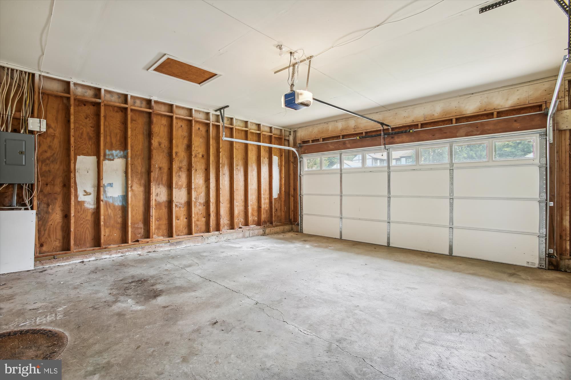 BELLE POND FARM - Residential Lease